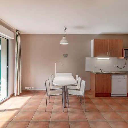 Daire Superbe Avec Piscine, Tennis Et Acces A - Fr-1-239-1108 *